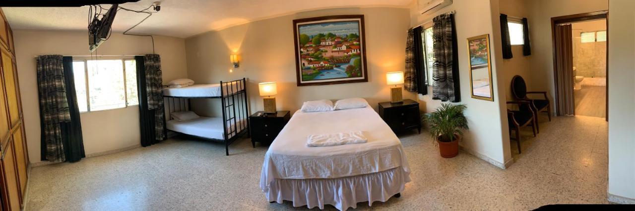 Palmira Hostel เตกูซิกัลปา ภายนอก รูปภาพ